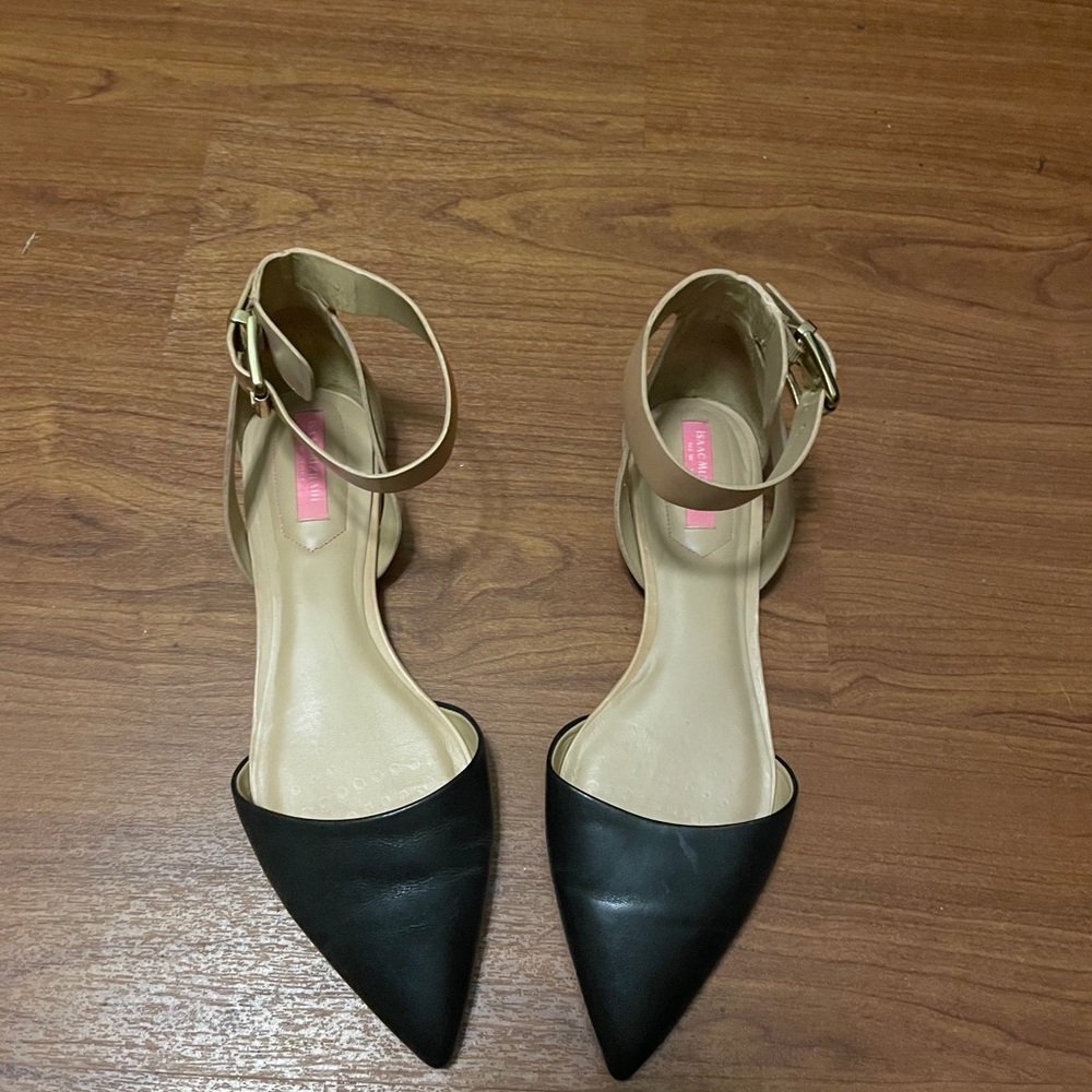 Issac Mizrahi Flats Black/Tan Leather.